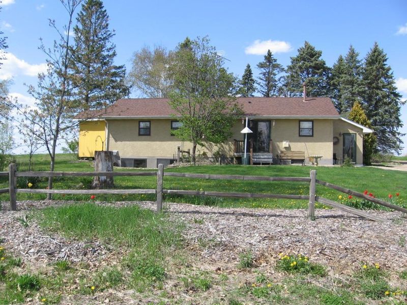 4644 195th St W, Faribault, MN 55021