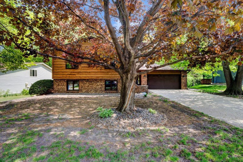 1337 16th Ave NW, New Brighton, MN 55112
