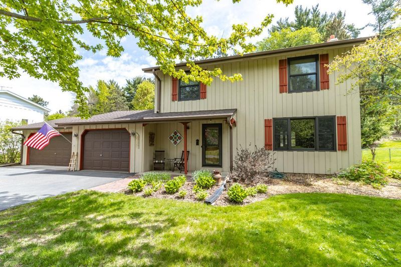 2955 Legion Ave N, Lake Elmo, MN 55042