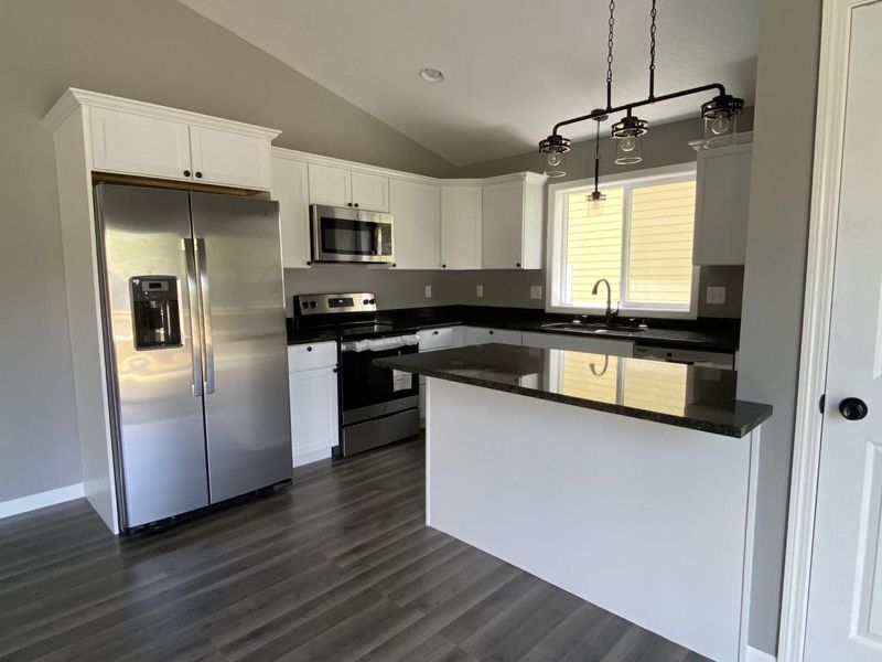 1117 Hudson Rd, Saint Paul, MN 55106