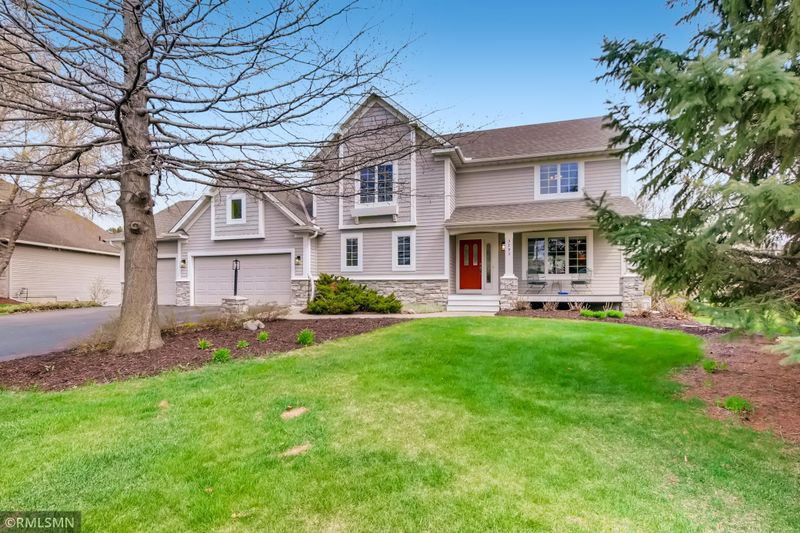 3795 Smithfield Curve, Woodbury, MN 55129