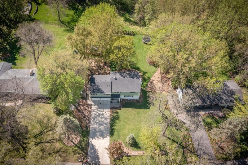 19285 Shady Hills Rd, Excelsior, MN 55331