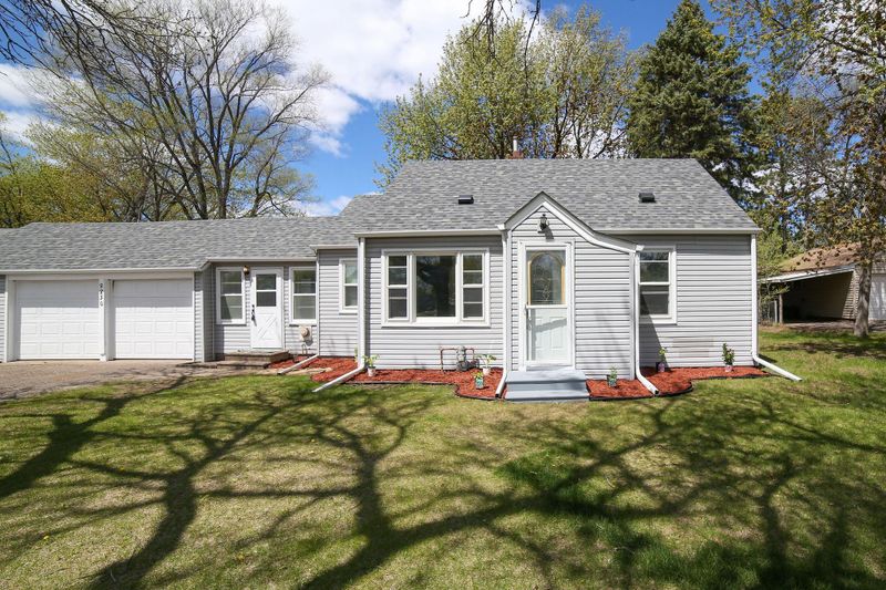8830 N Highway Dr, Circle Pines, MN 55014