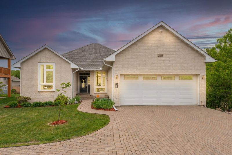 2083 Division St N, North Saint Paul, MN 55109