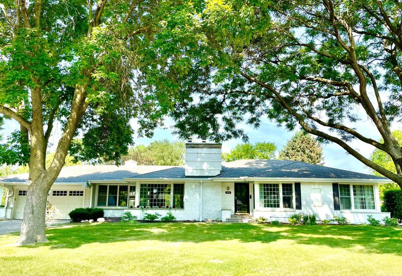5604 Saint Andrews Ave, Edina, MN 55424