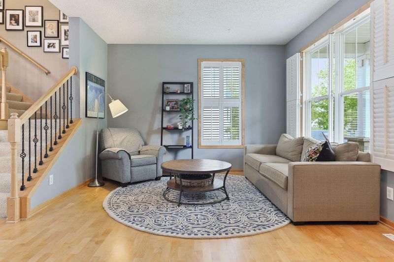 1890 Legacy Ln, Chaska, MN 55318