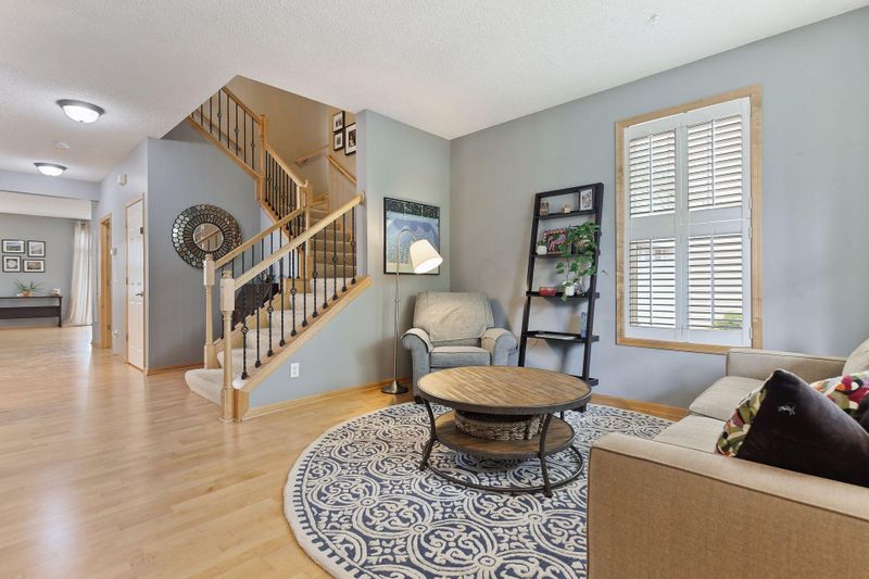 1890 Legacy Ln, Chaska, MN 55318