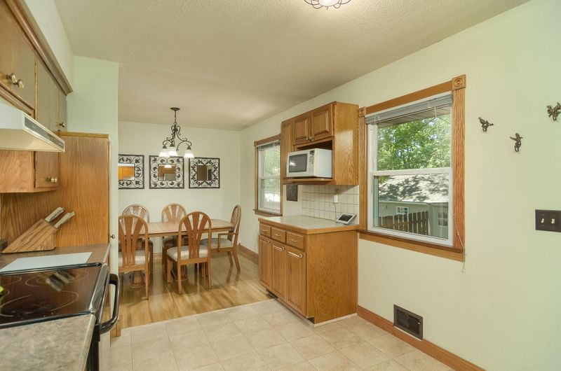 3817 Vera Cruz Ave N, Crystal, MN 55422