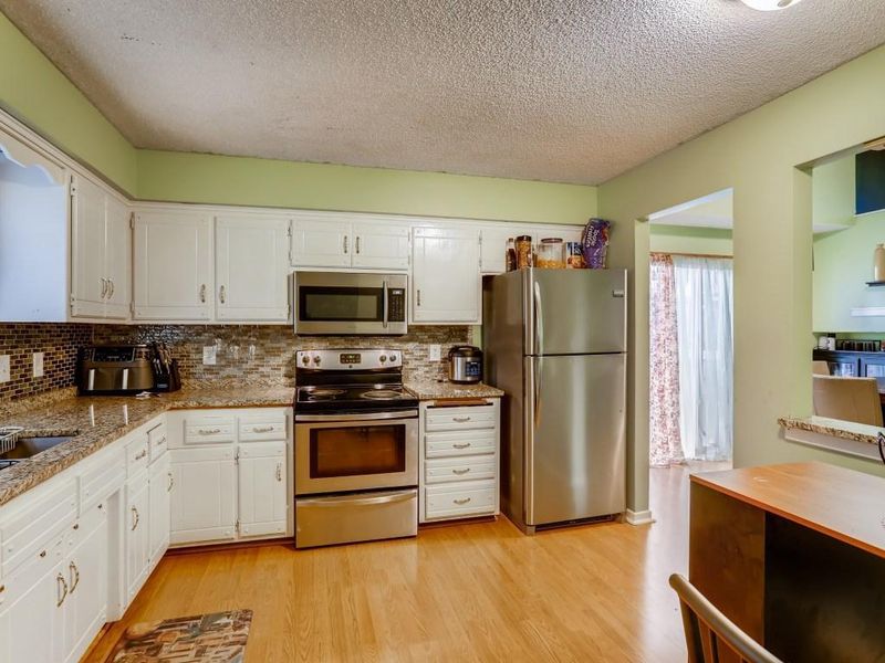 943 124th Ln NW, Coon Rapids, MN 55448