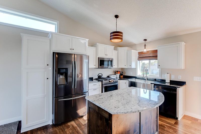 31785 Meadowlark Ln, Lindstrom, MN 55045