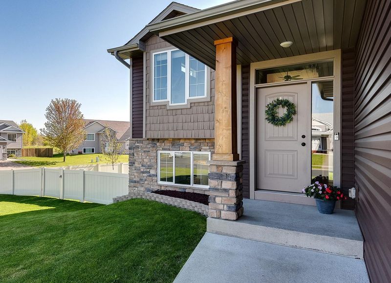 31785 Meadowlark Ln, Lindstrom, MN 55045