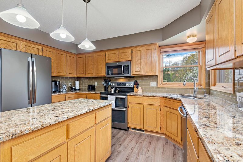 8553 Sycamore Ln N, Maple Grove, MN 55369