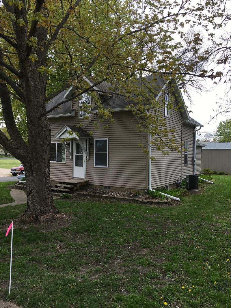112 2nd Ave SE, Hayfield, MN 55940