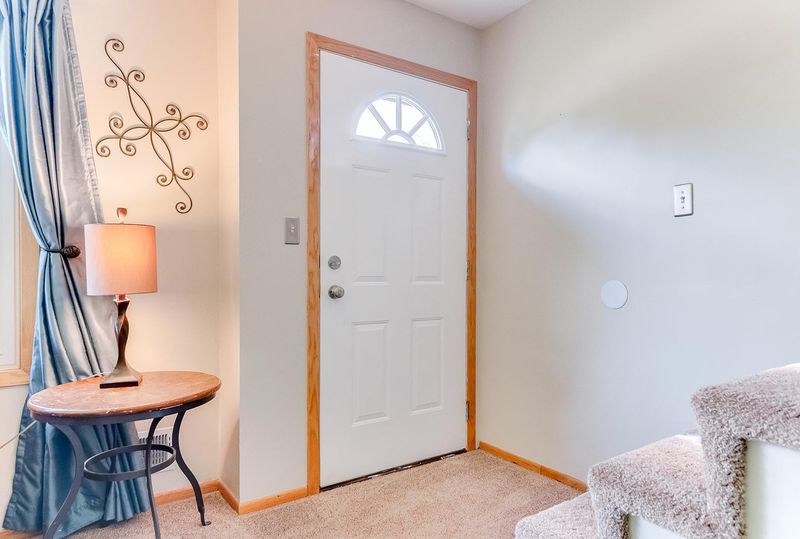 21 Park Dr, Circle Pines, MN 55014