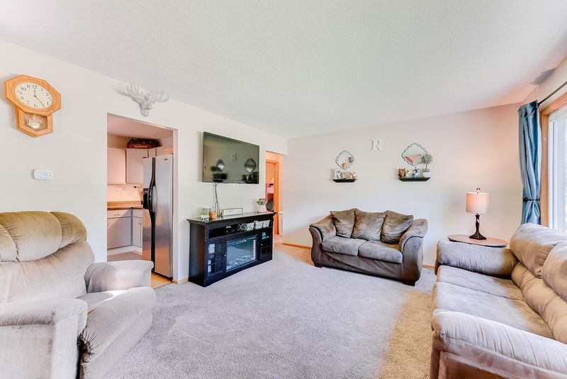 21 Park Dr, Circle Pines, MN 55014