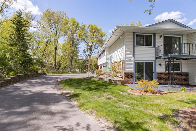 3672 Garden Ct N, Oakdale, MN 55128