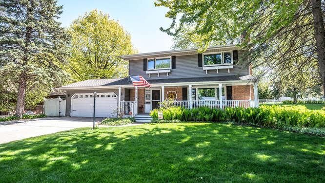10719 27th Ave S, Burnsville, MN 55337