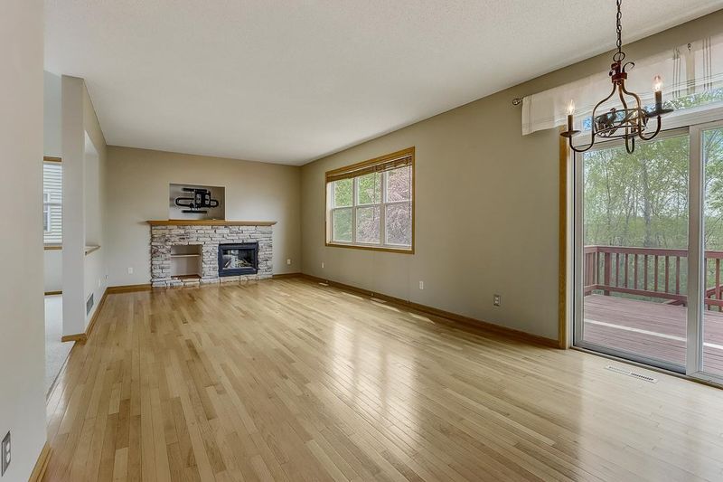 9021 Peony Ln N, Maple Grove, MN 55311