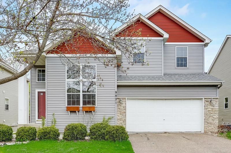 9021 Peony Ln N, Maple Grove, MN 55311