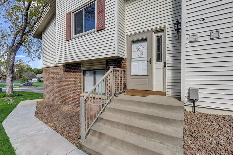 14220 Park Ave, Burnsville, MN 55337
