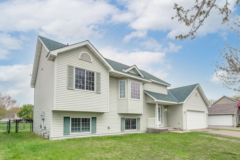 608 12th St, Farmington, MN 55024