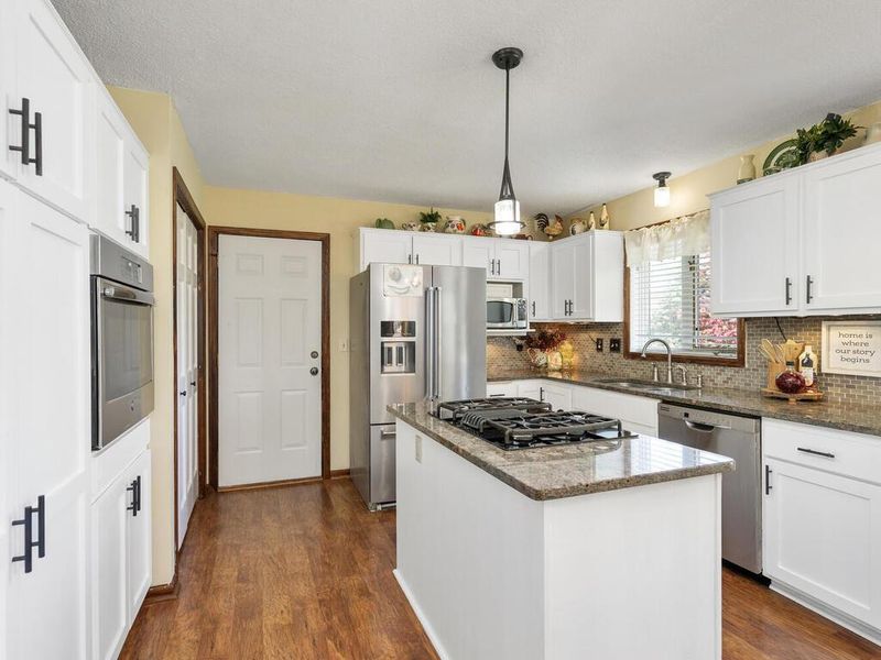 9018 Cambridge Ave, Brooklyn Park, MN 55443