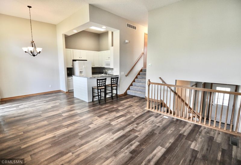 6462 157th St W, Apple Valley, MN 55124