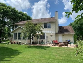 2528 Colony Cir, Saint Cloud, MN 56303