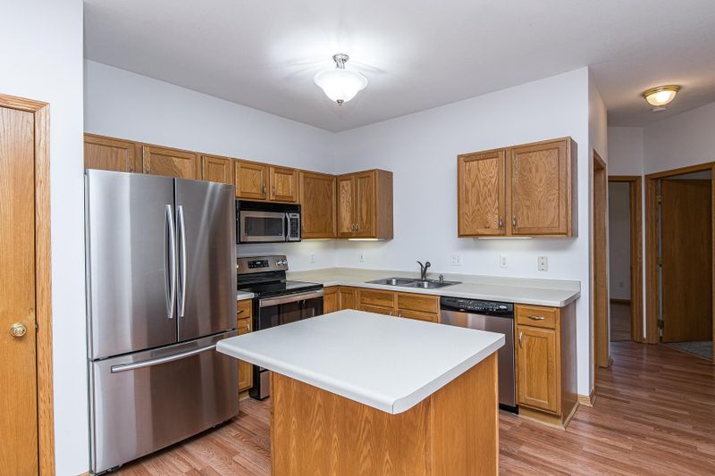 5622 White Oaks Ln NW, Rochester, MN 55901