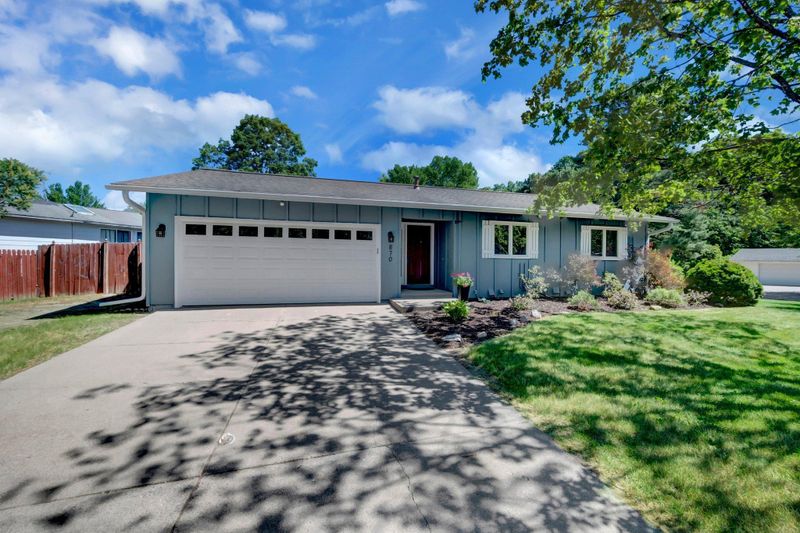 870 Nez Perce Ct, Chanhassen, MN 55317