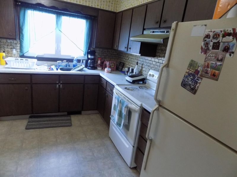 103 8 1/2 St S, Virginia, MN 55792
