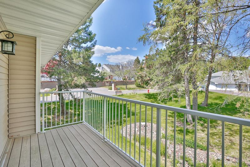 1785 County Rd E East #15, White Bear Lake, MN 55110