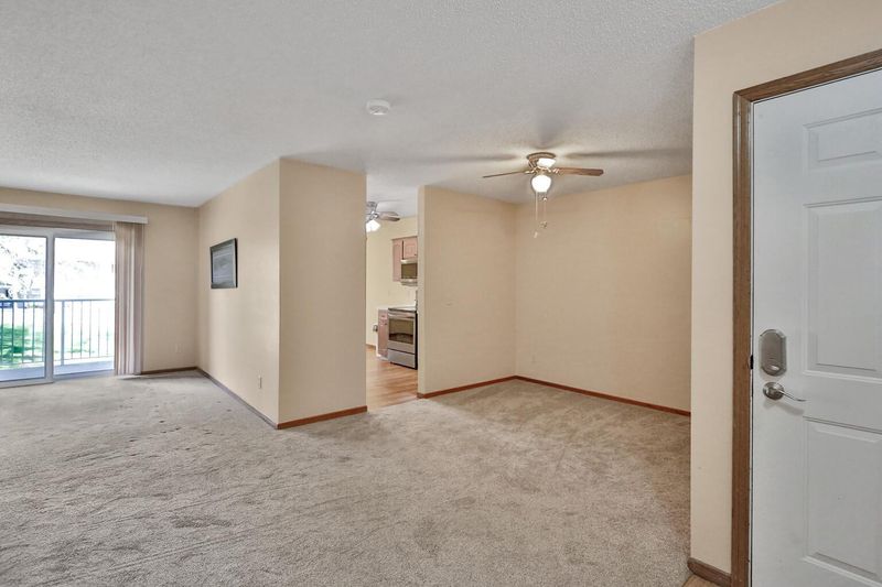 1785 County Rd E East #15, White Bear Lake, MN 55110