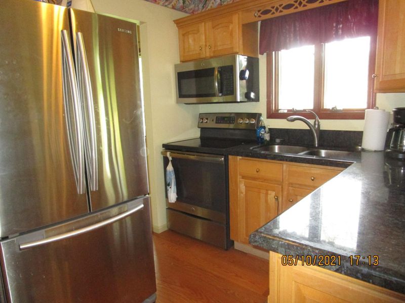 1195 Jackson St S, Shakopee, MN 55379