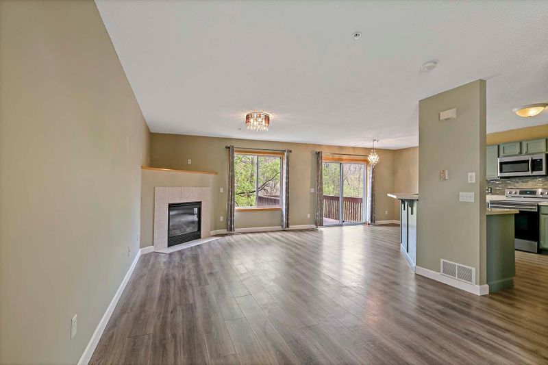 345 Pleasant Ln, Chaska, MN 55318