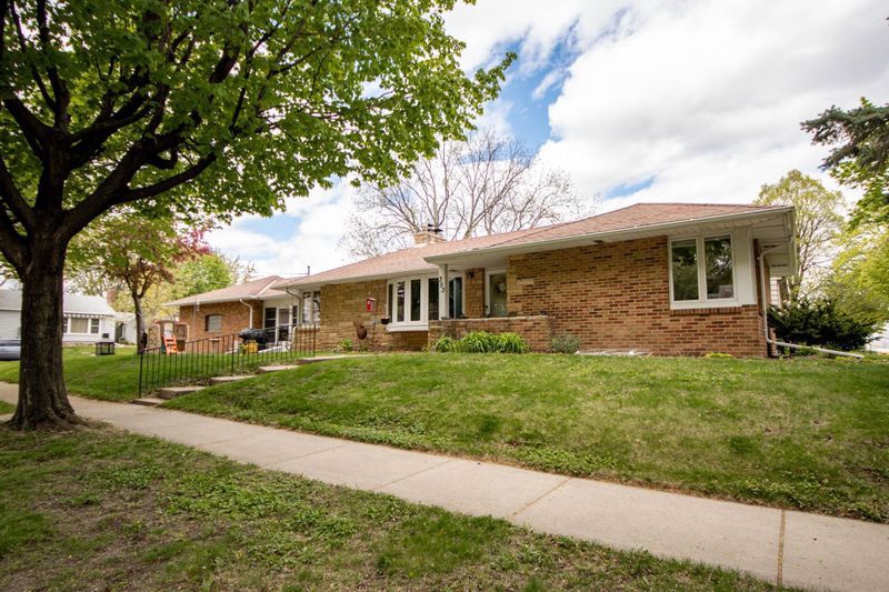 353 Robie St W, Saint Paul, MN 55107