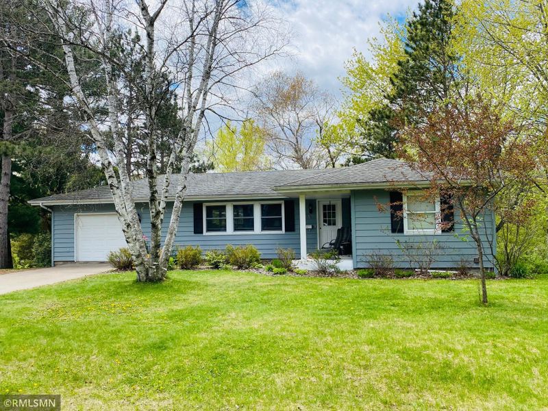 825 Bartosh Ln, River Falls, WI 54022