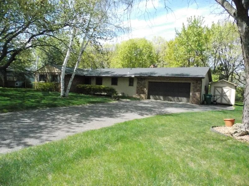 371 Coolidge St, Anoka, MN 55303