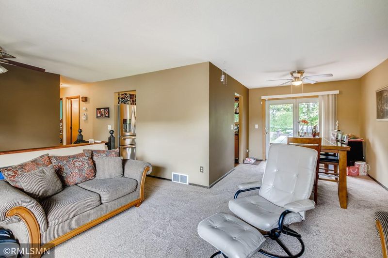1644 Walnut Ln, Eagan, MN 55122