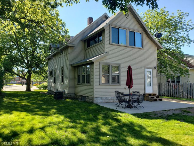 617 S Marshall Ave, Litchfield, MN 55355