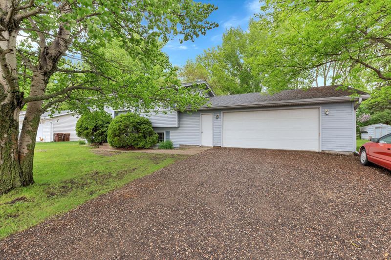 606 4th St W, Maple Lake, MN 55358