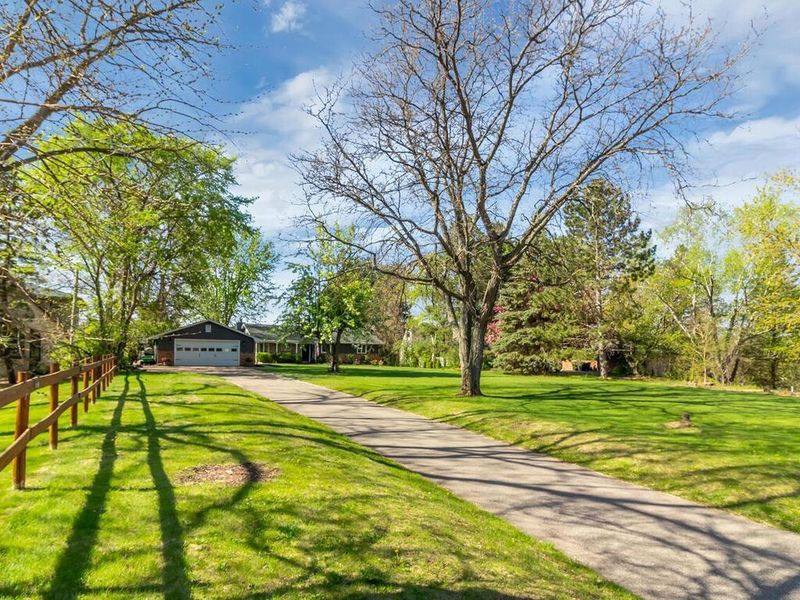 5270 132nd St W, Apple Valley, MN 55124