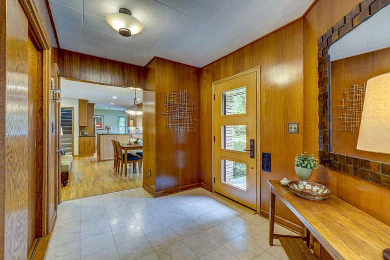 817 Park Ln, South Saint Paul, MN 55075