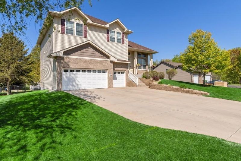8638 Dunkirk Ct NE, Blaine, MN 55449
