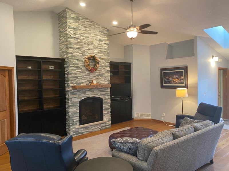 1450 Quasar Ct S, Lakeland, MN 55043