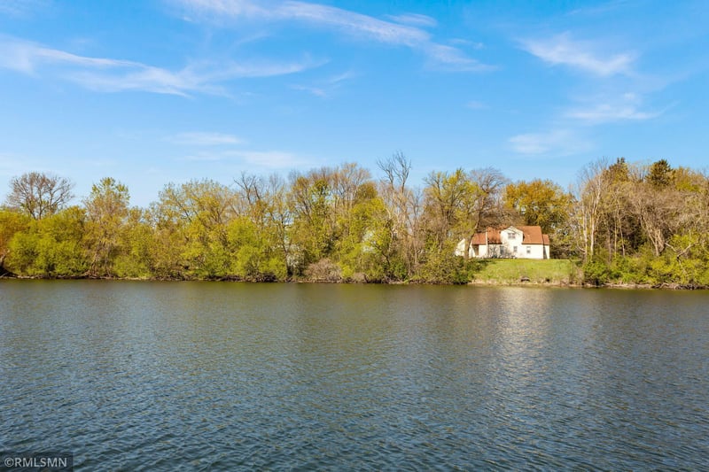 10704 Grunwald Ave SW, Howard Lake, MN 55349