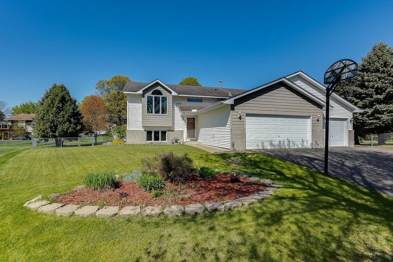 2076 123rd Ave NW, Coon Rapids, MN 55448