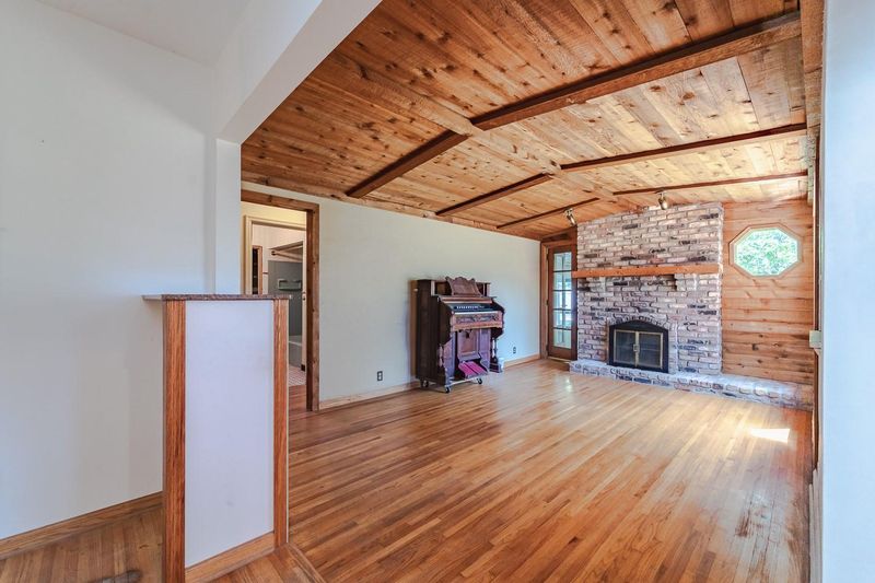 1399 Dodd Rd, Mendota Heights, MN 55118