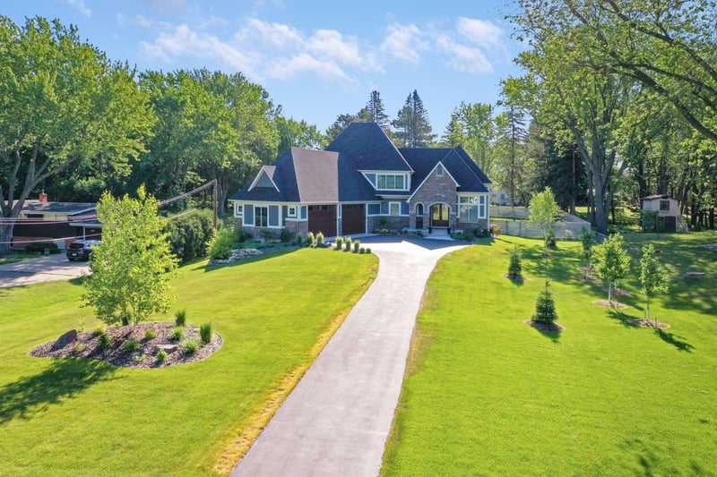 308 Balsam Ln N, Plymouth, MN 55441