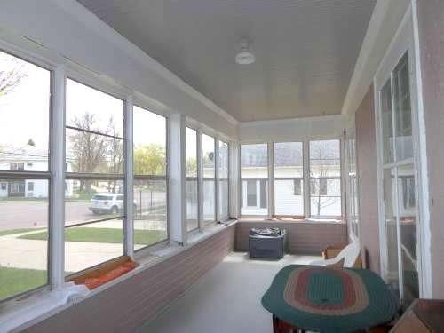 817 River Rd, Windom, MN 56101